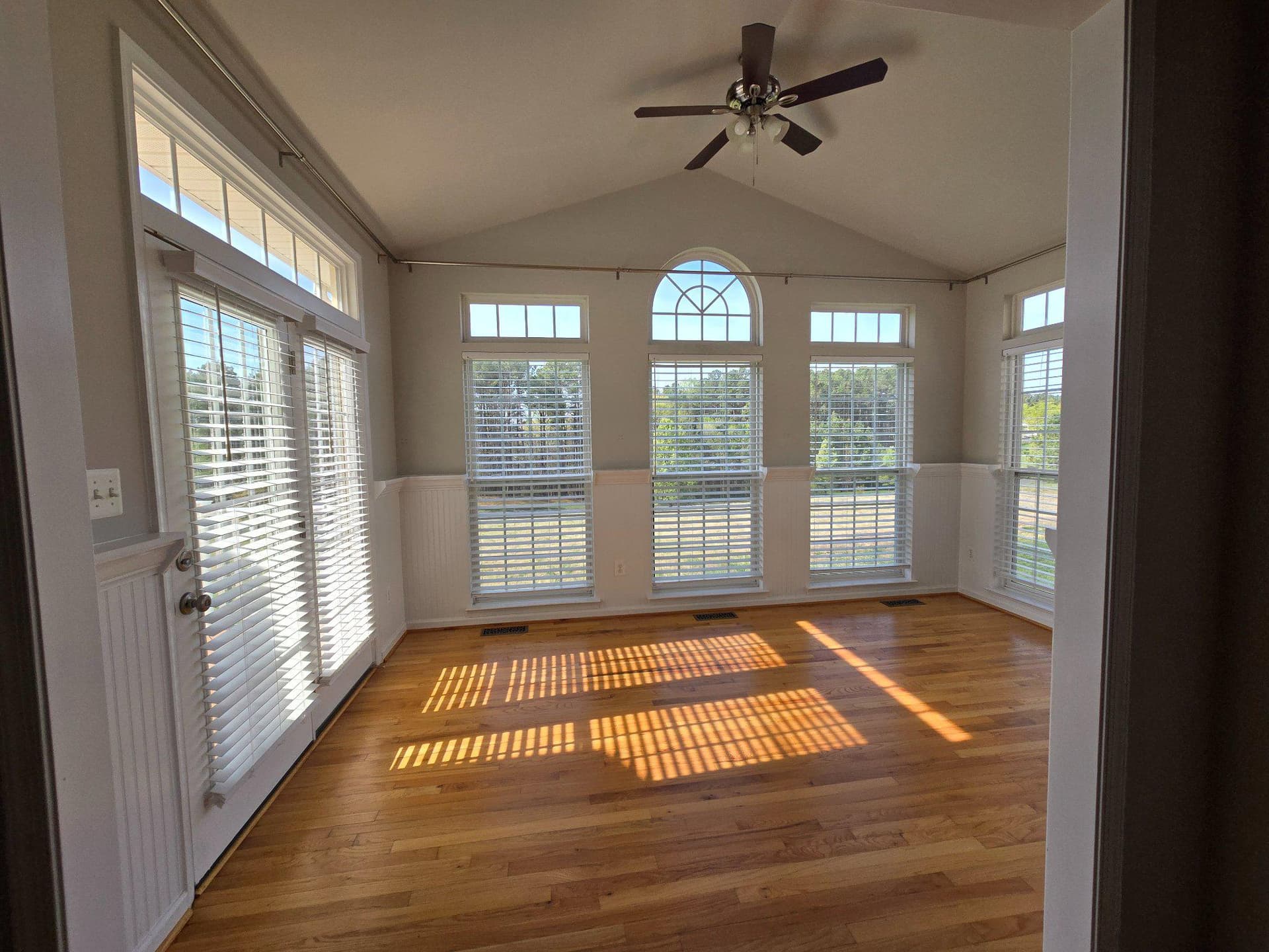 5104 Sewells Pointe Drive photo 23