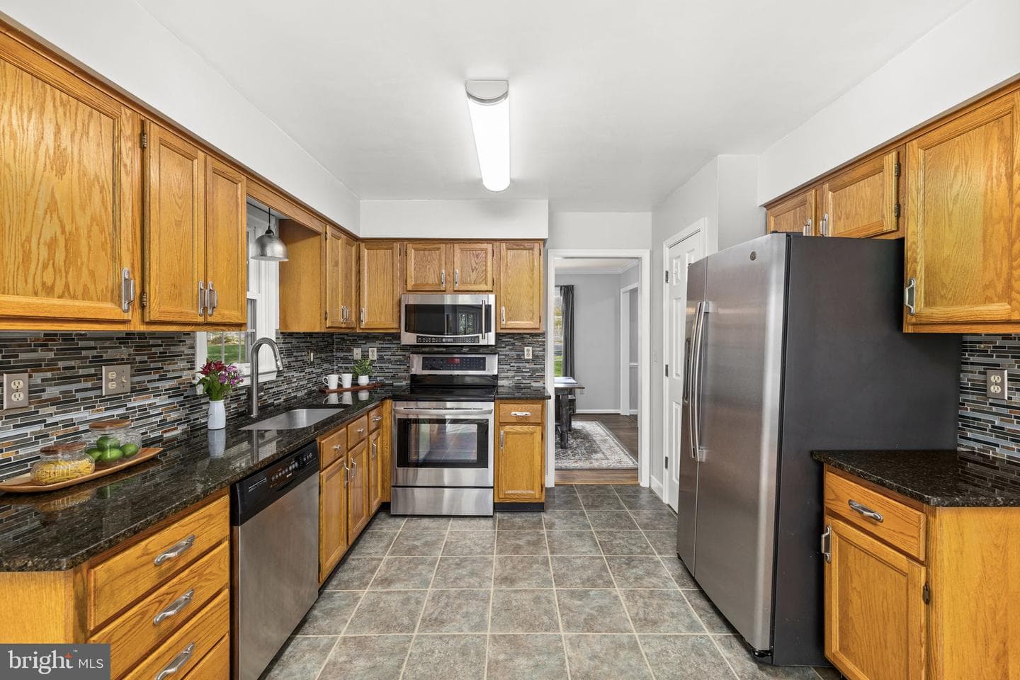 4406 Hilltop Court photo 7