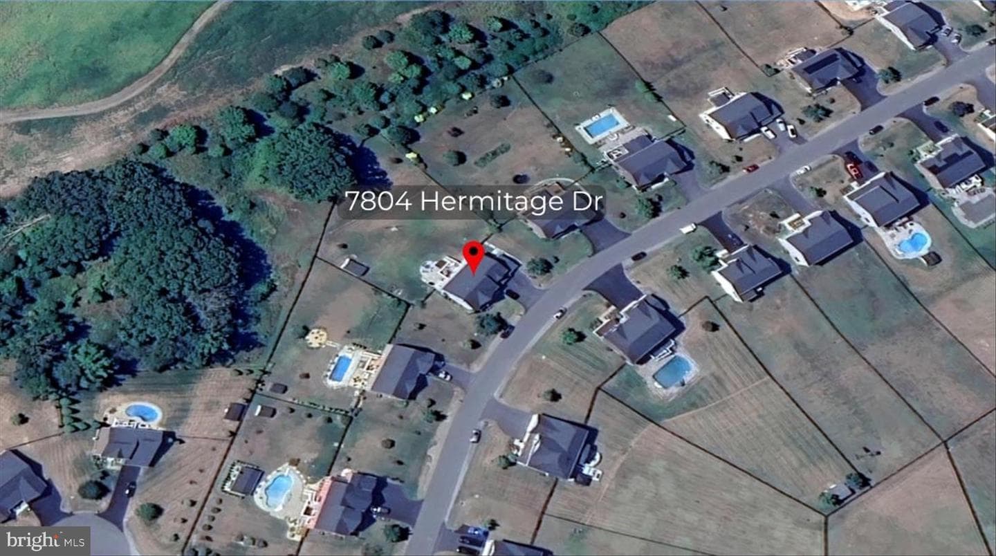 7804 Hermitage Drive photo 2