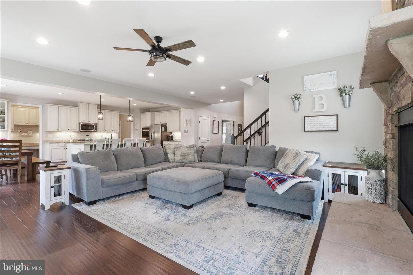 7804 Hermitage Drive photo 23