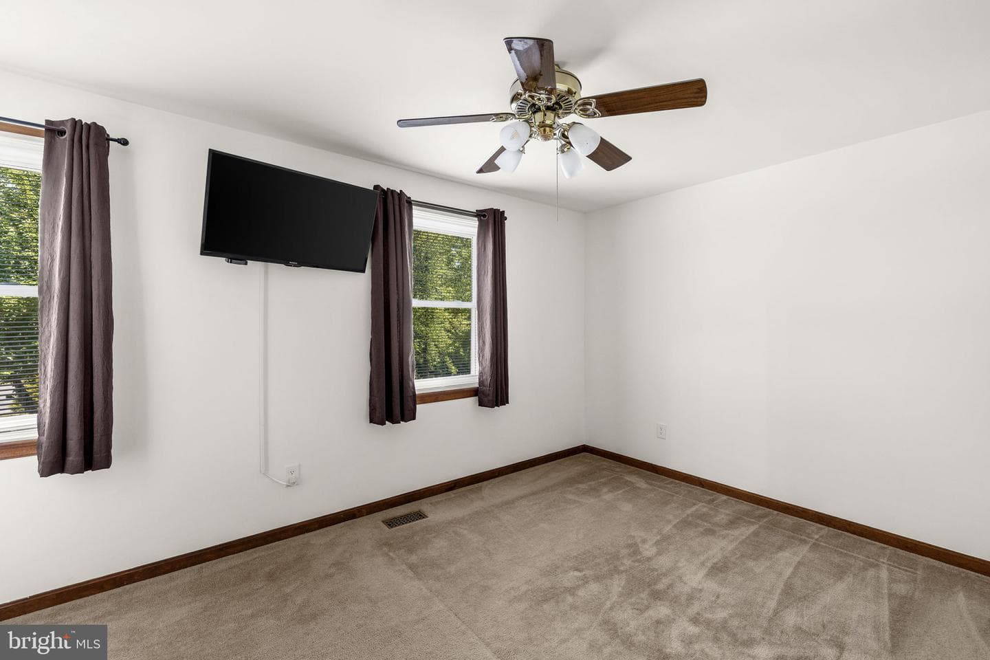 228 Morgan photo 26