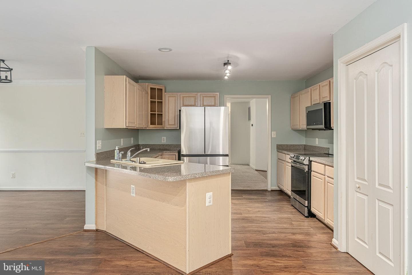 10400 Kings Cove Court photo 2