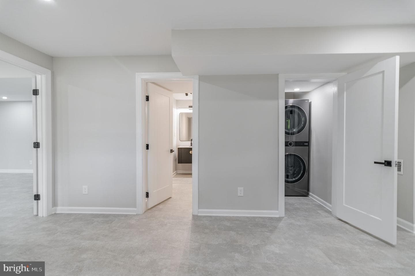 7905 E E Robert E Lee Court photo 32