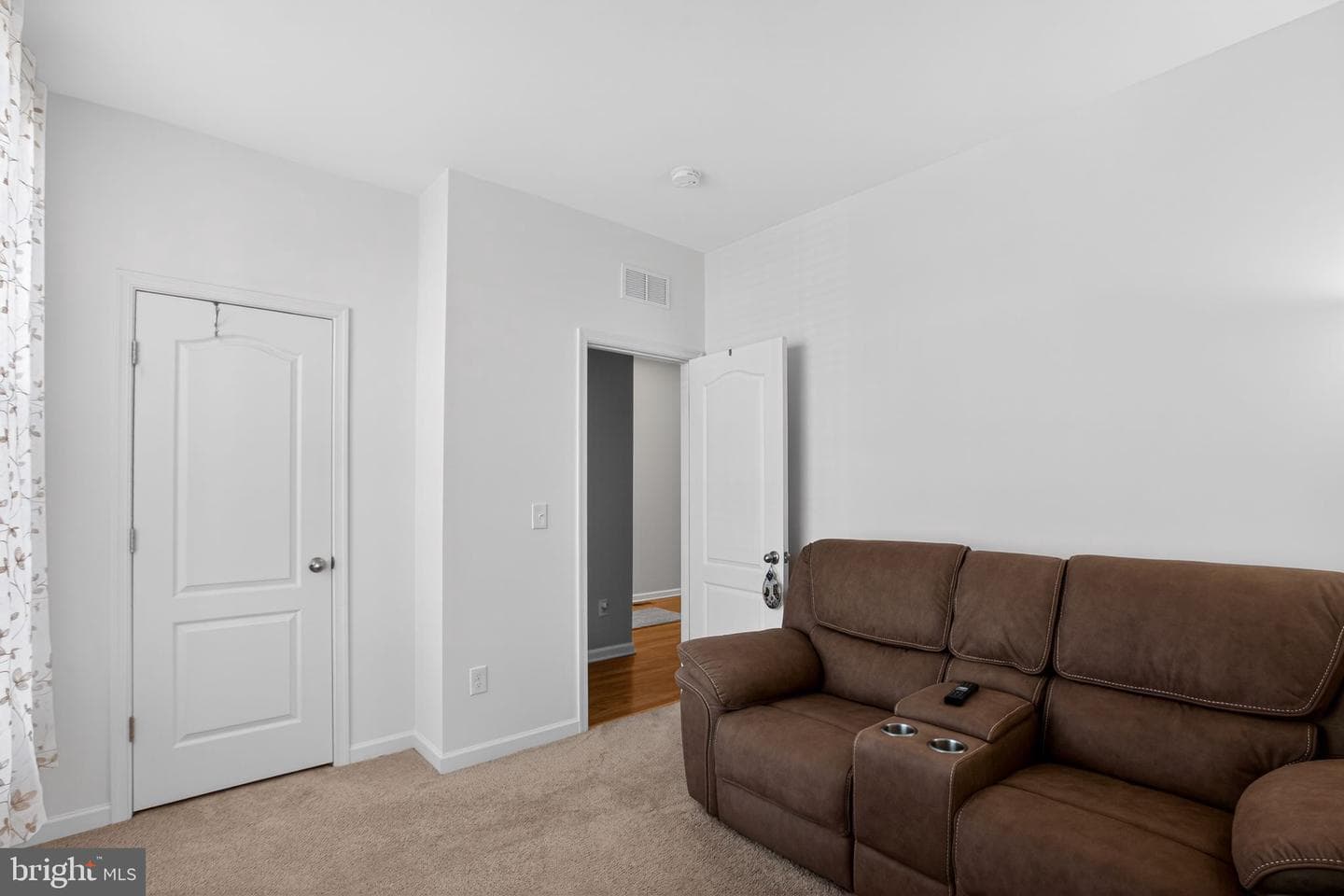 1709 Hudgins Farm Circle photo 8