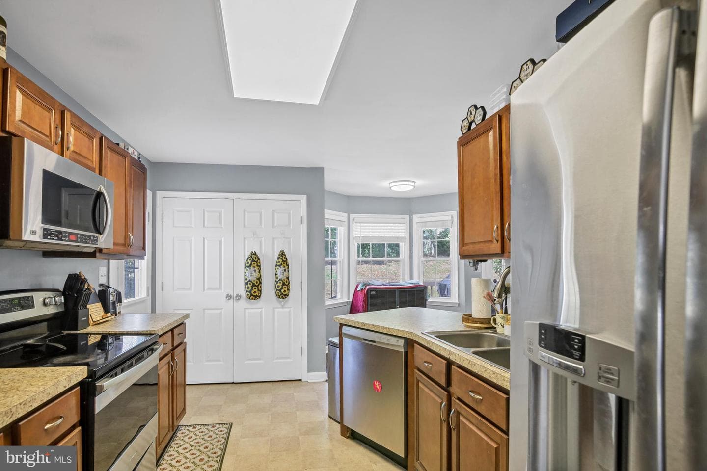 4405 Caven Court N photo 7