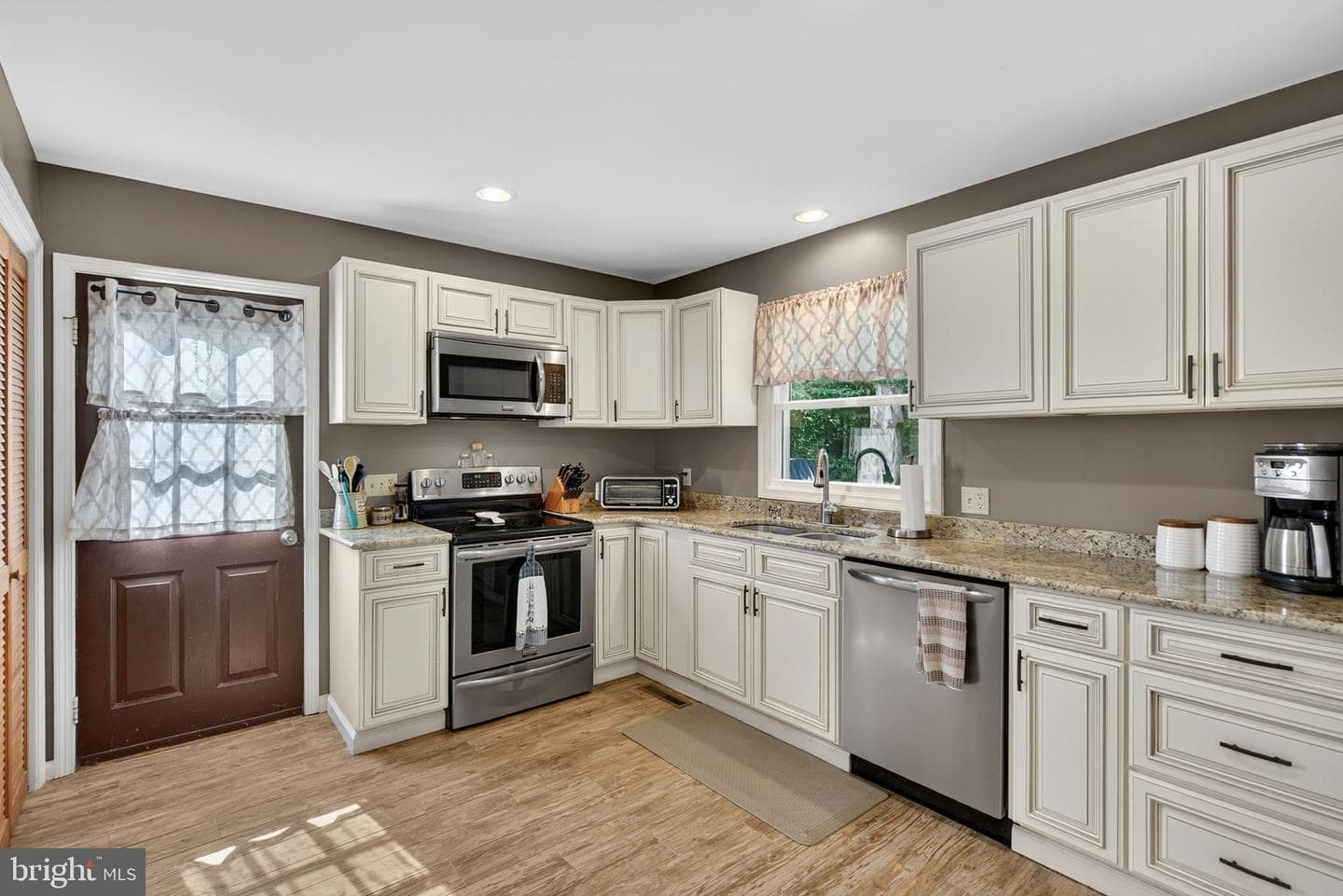 3937 Breaknock Road photo 46