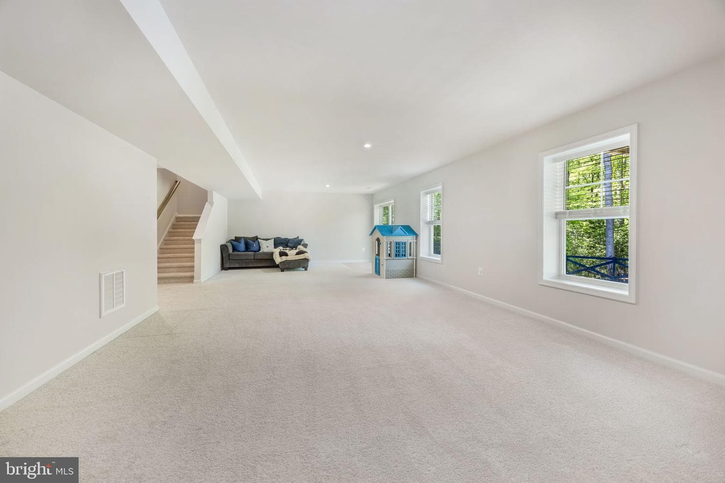 8028 Ashford Drive photo 32