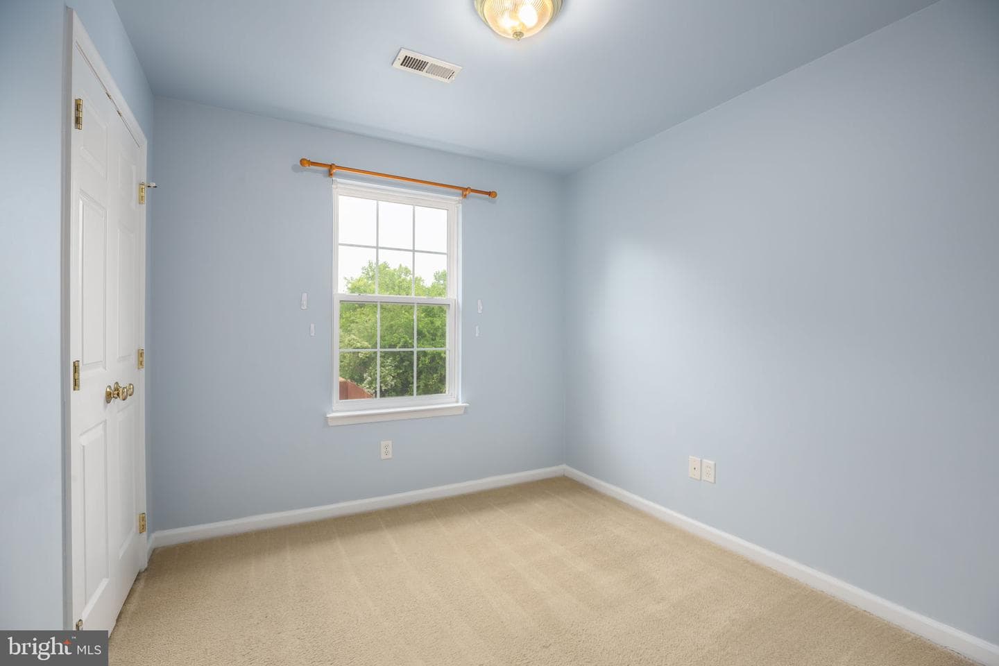 110 Mosby Street photo 17