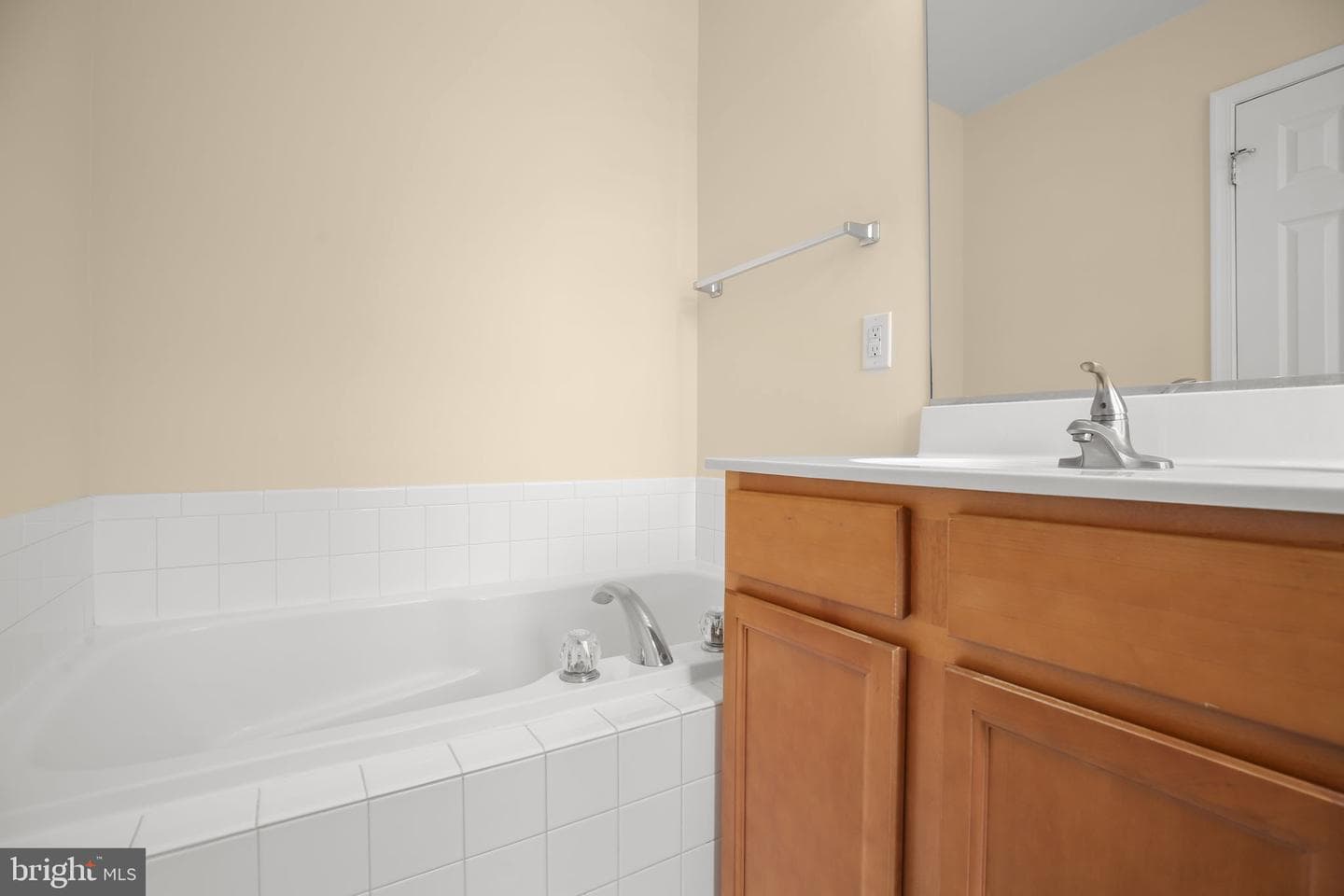 110 Mosby Street photo 26