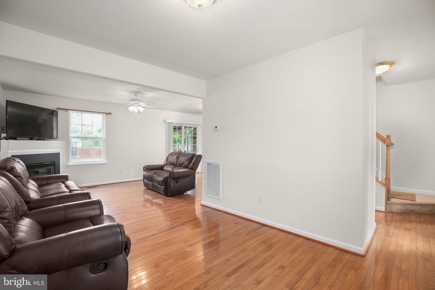 110 Mosby Street photo 8