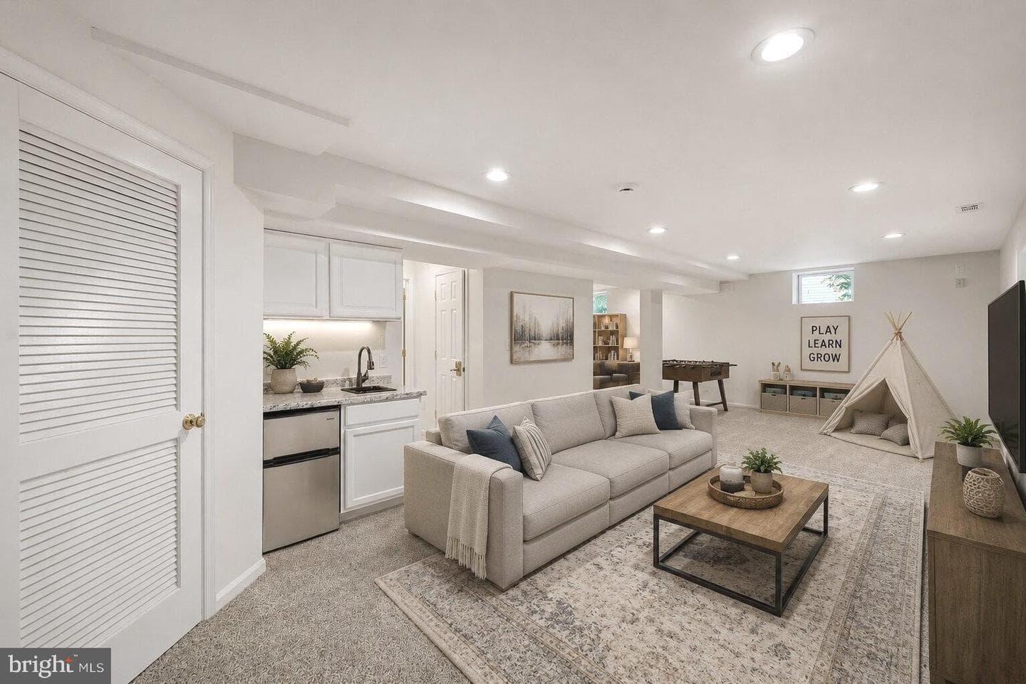 10403 Colechester Street photo 22