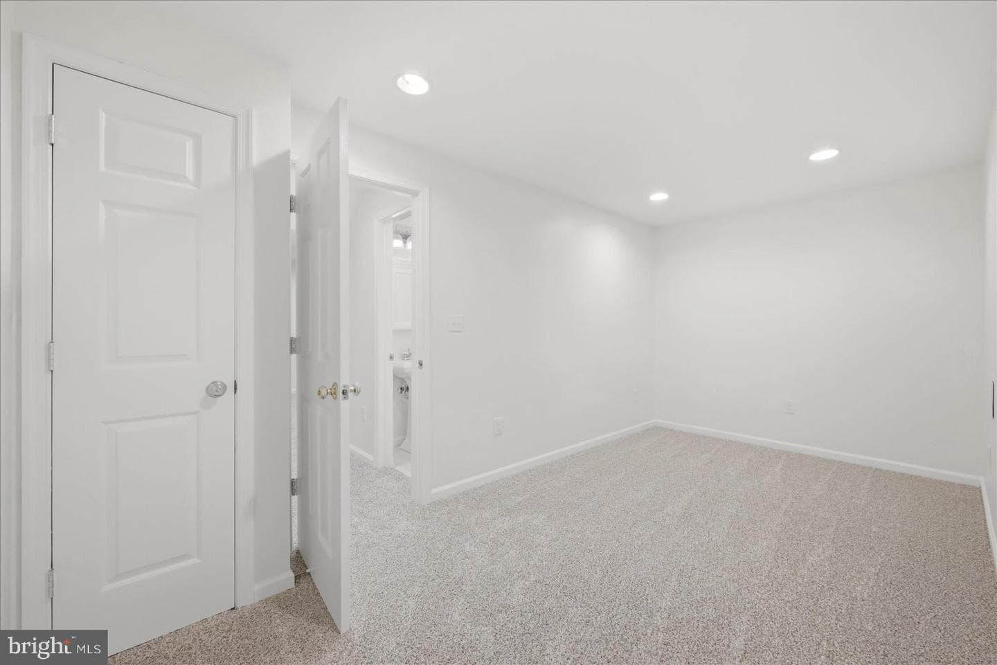10403 Colechester Street photo 23