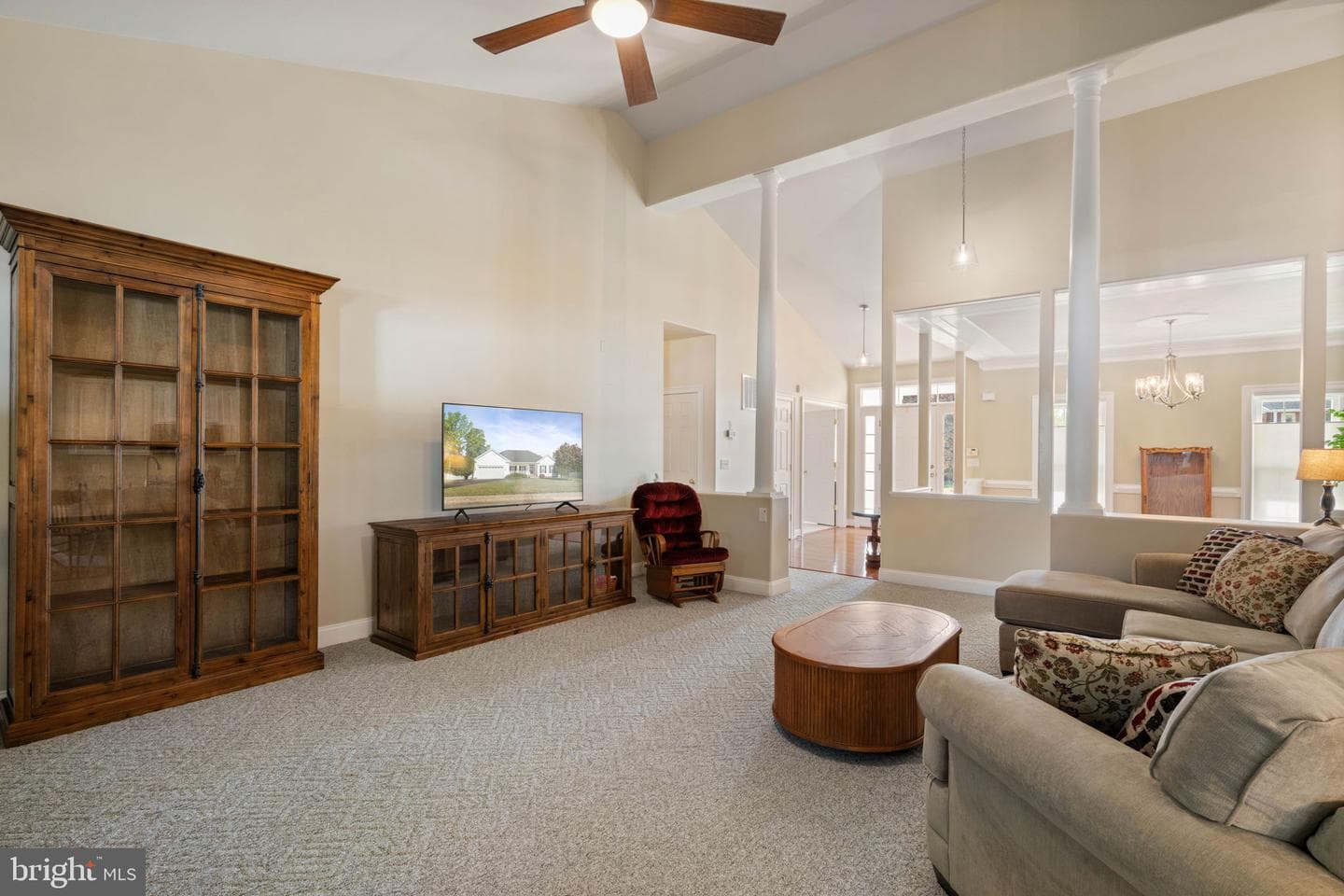 2707 Glendas Way photo 15