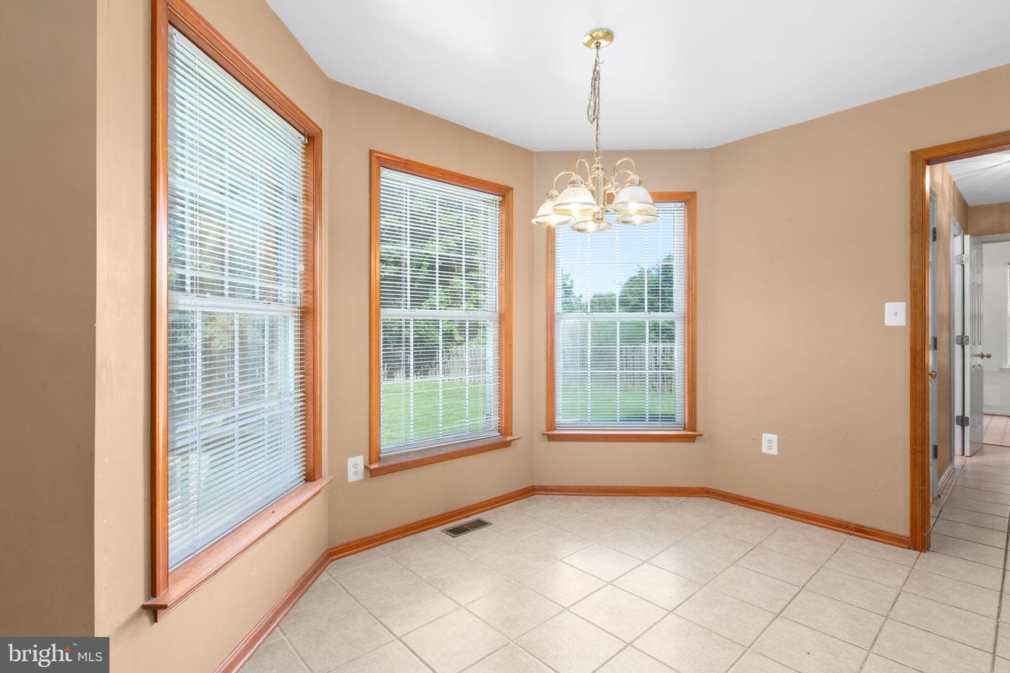 10408 Woodlake Ct photo 12