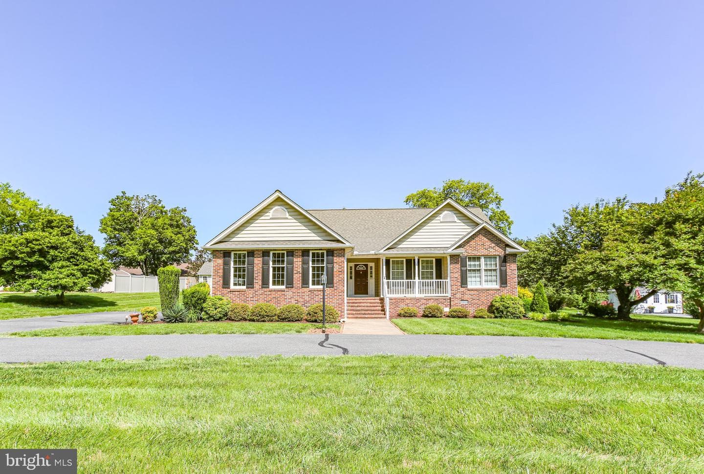 105 Brooke Drive photo 2