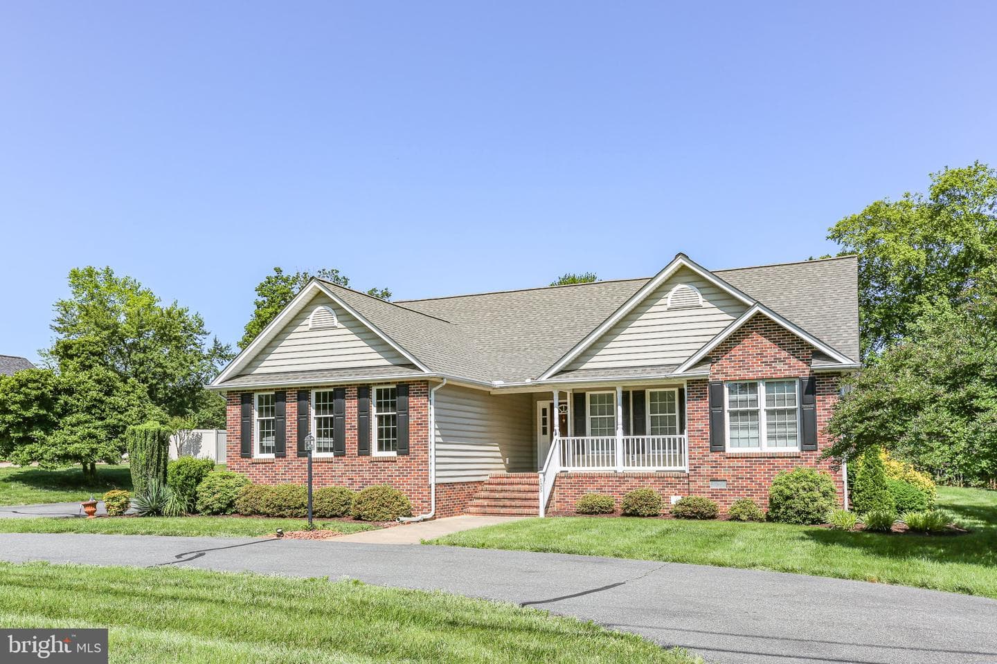105 Brooke Drive photo 3