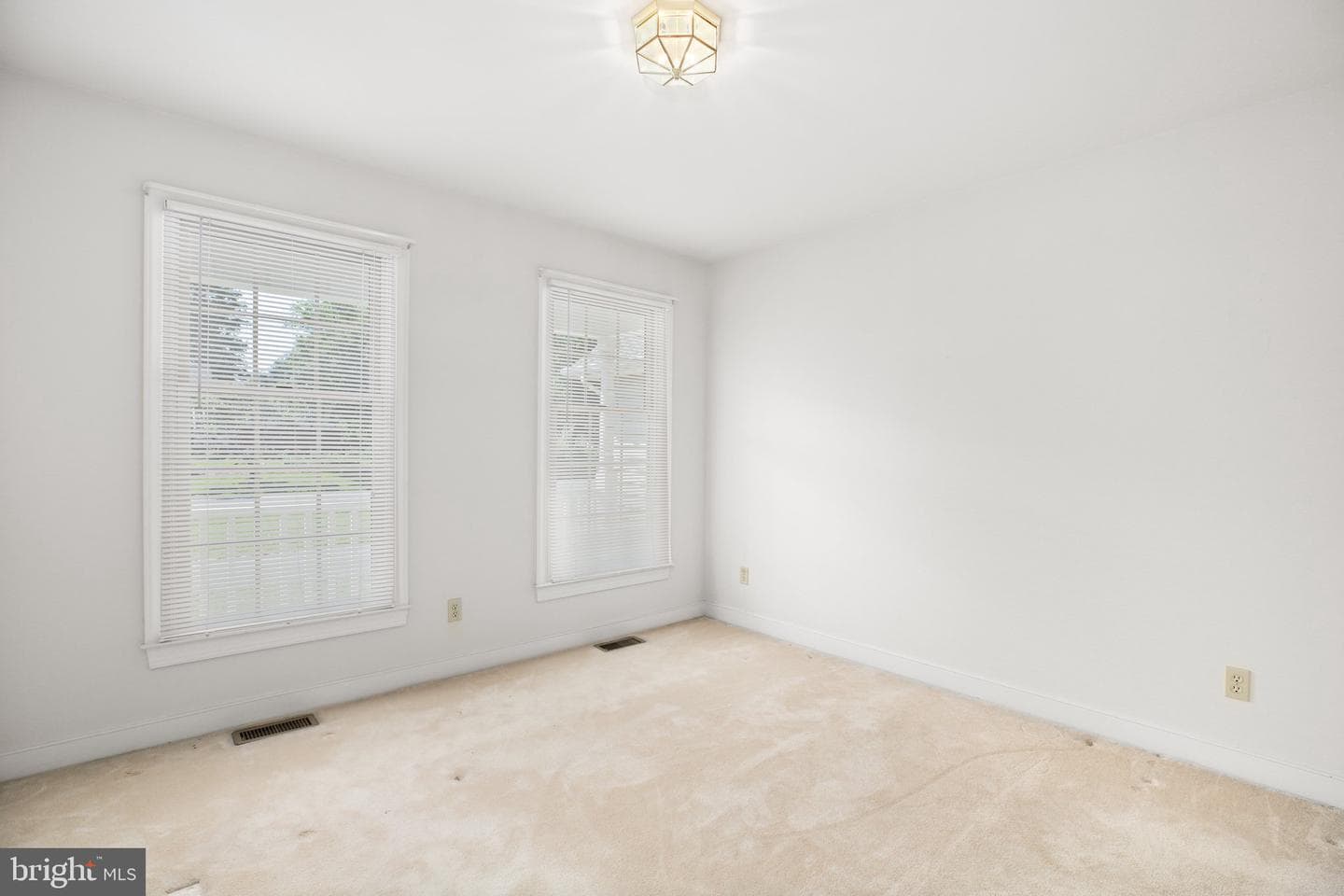 105 Brooke Drive photo 32