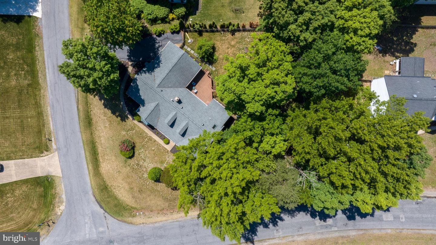 4810 Queensbury Circle photo 51