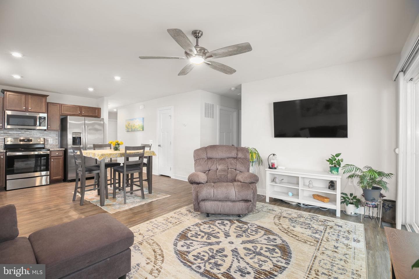 7401 Brentford Terrace photo 12