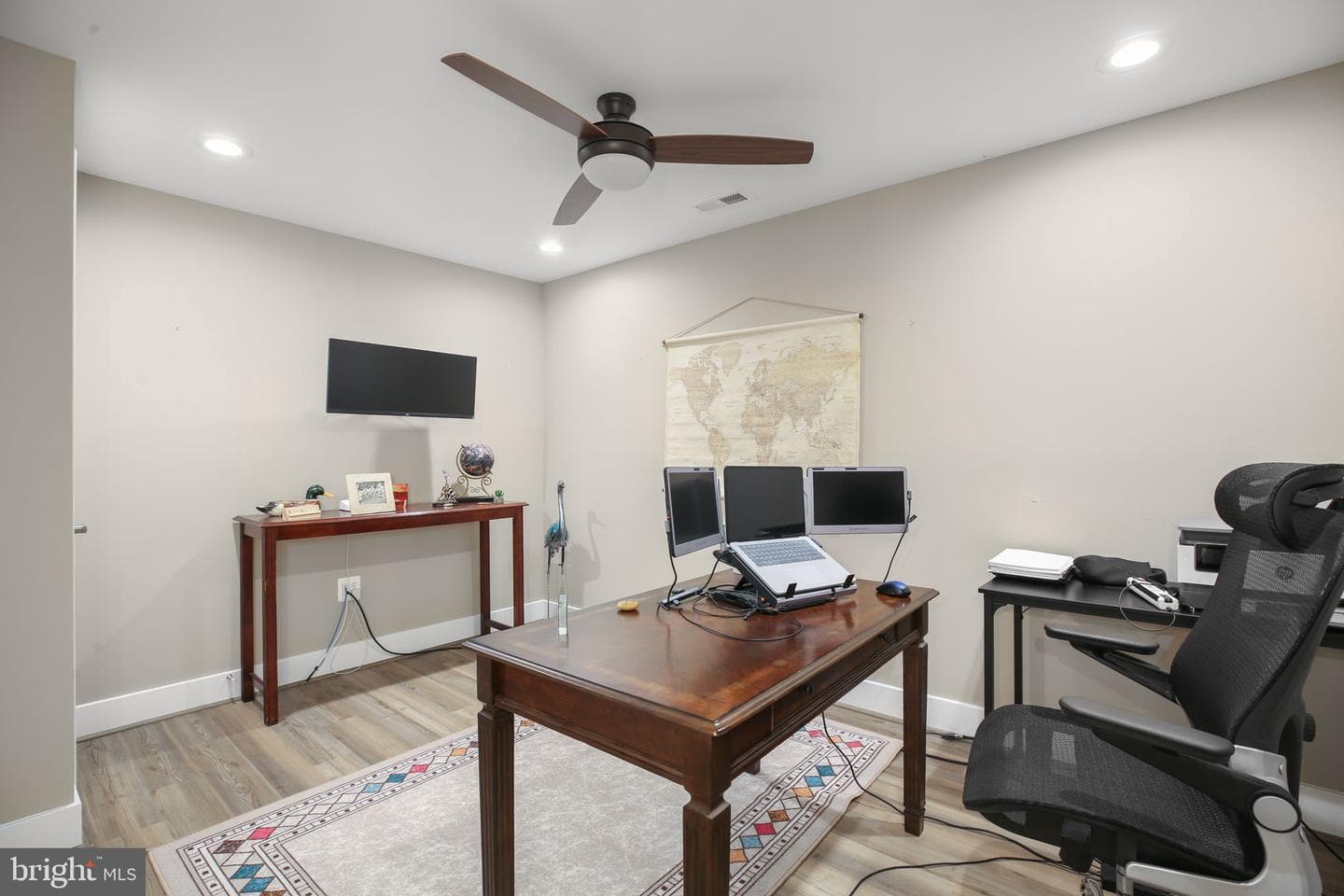 7401 Brentford Terrace photo 27
