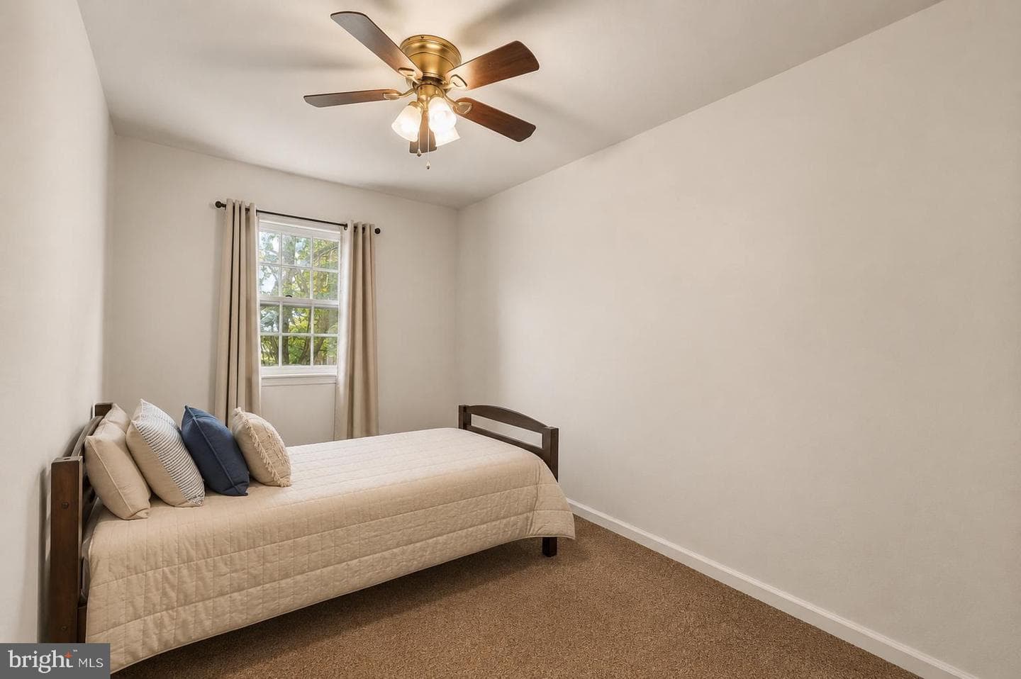 307 Olde Greenwich Drive photo 12