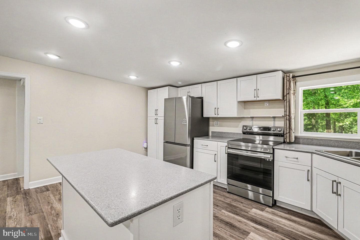 4820 Moser Ln photo 3
