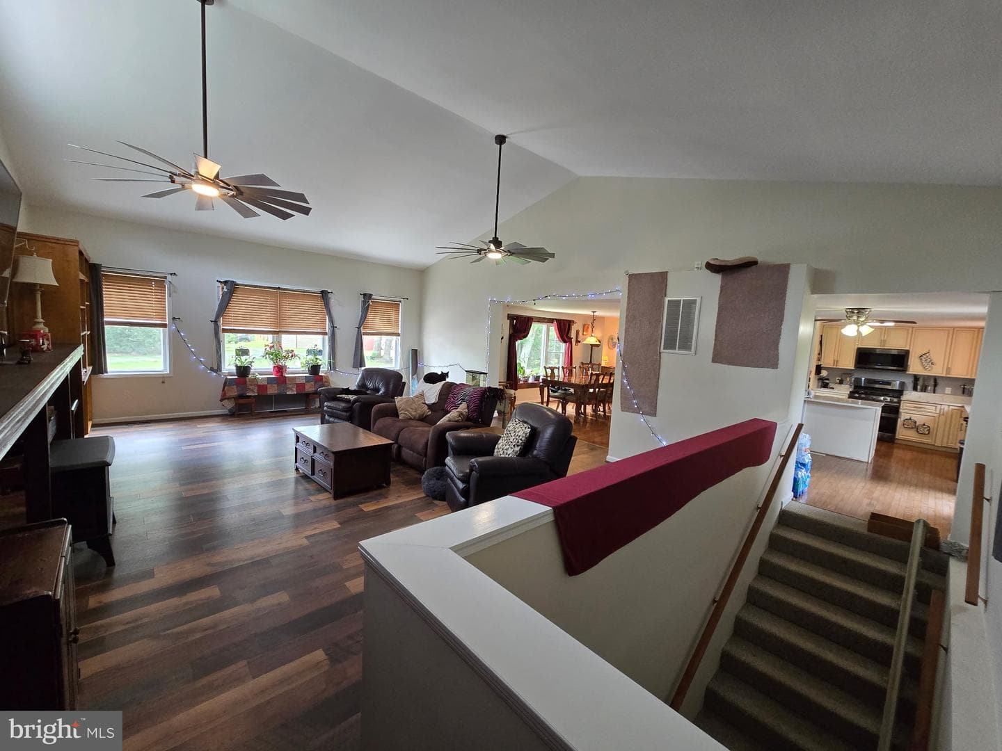 8908 Jennings Ln photo 32