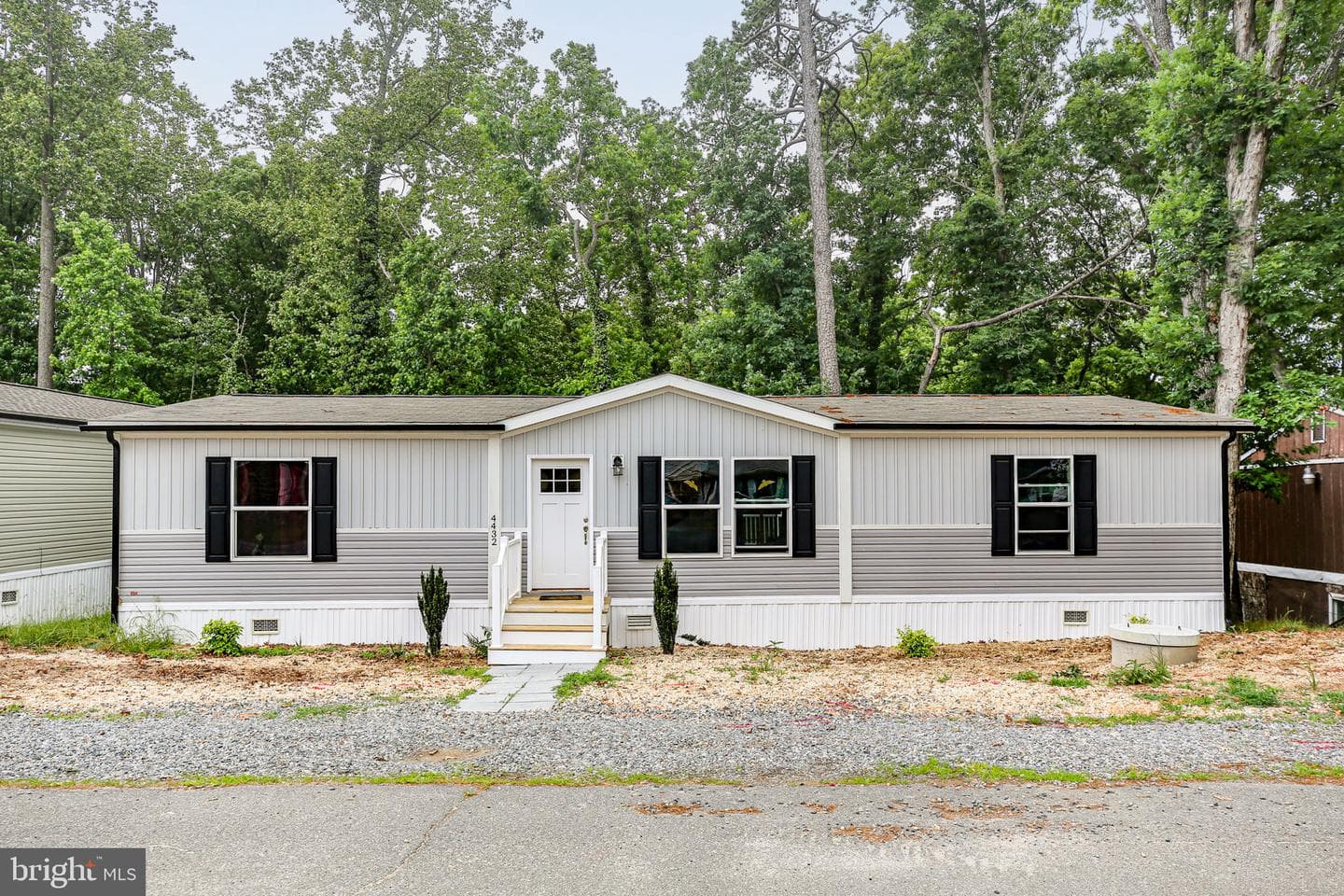 4432 Hotchkiss Street photo 24