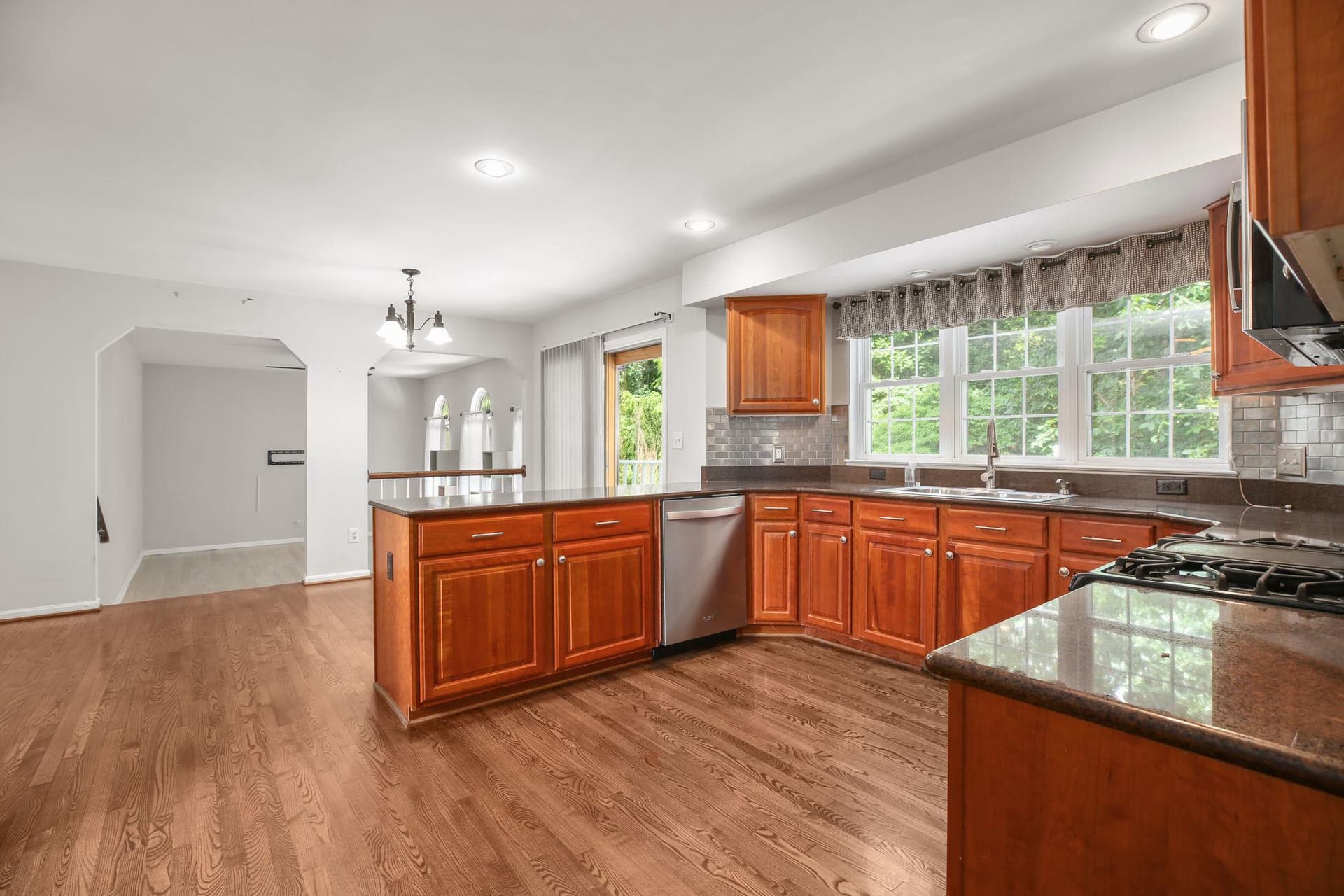 10205 N Hampton Lane photo 14