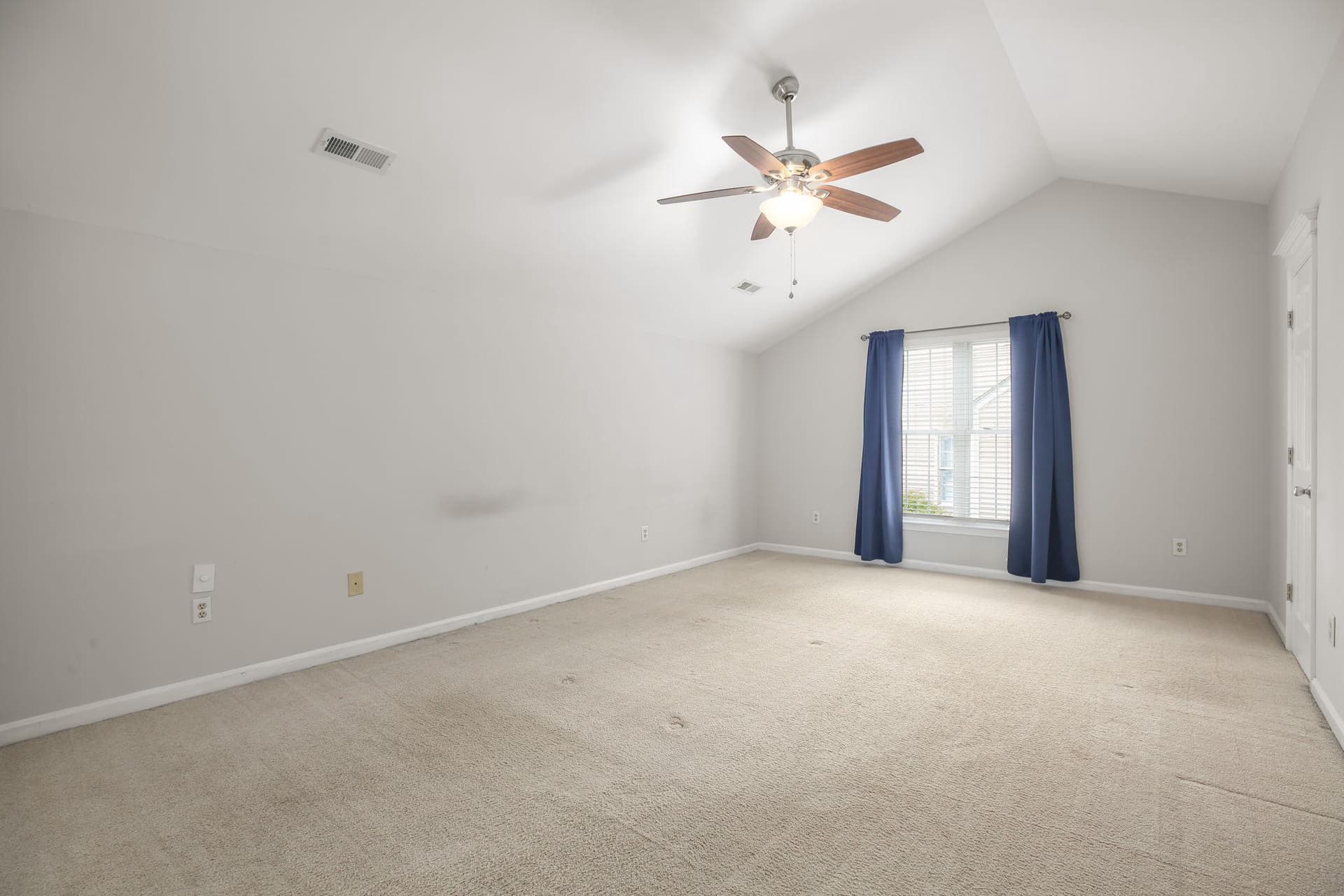 10205 N Hampton Lane photo 22