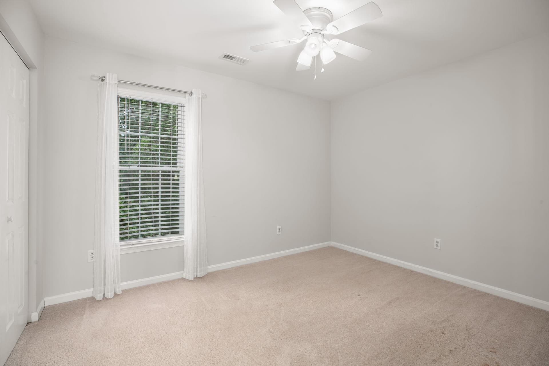 10205 N Hampton Lane photo 34