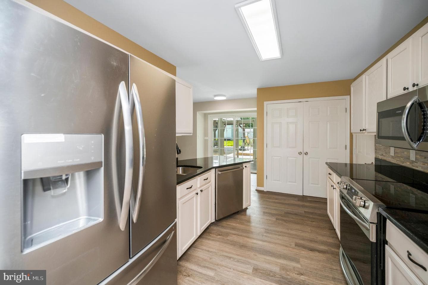 9804 Elm Street photo 35