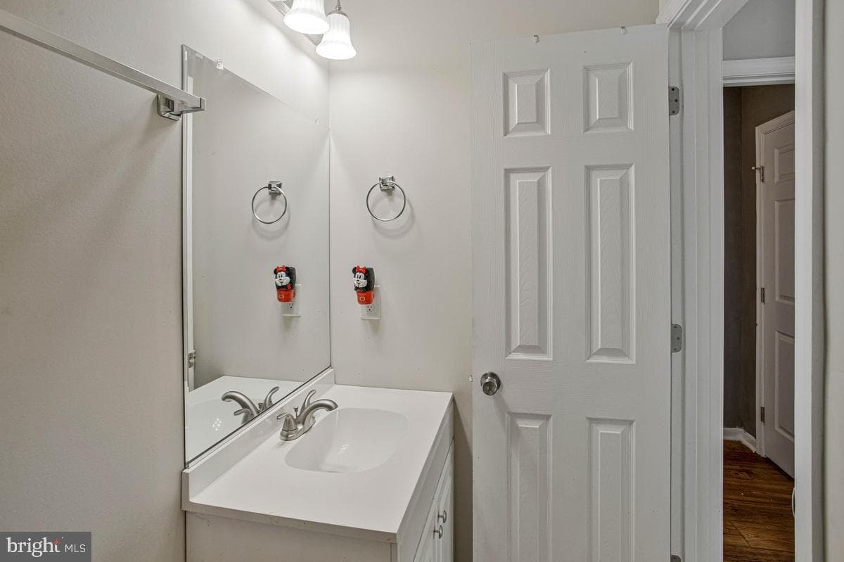 408 S Brooks Drive photo 11