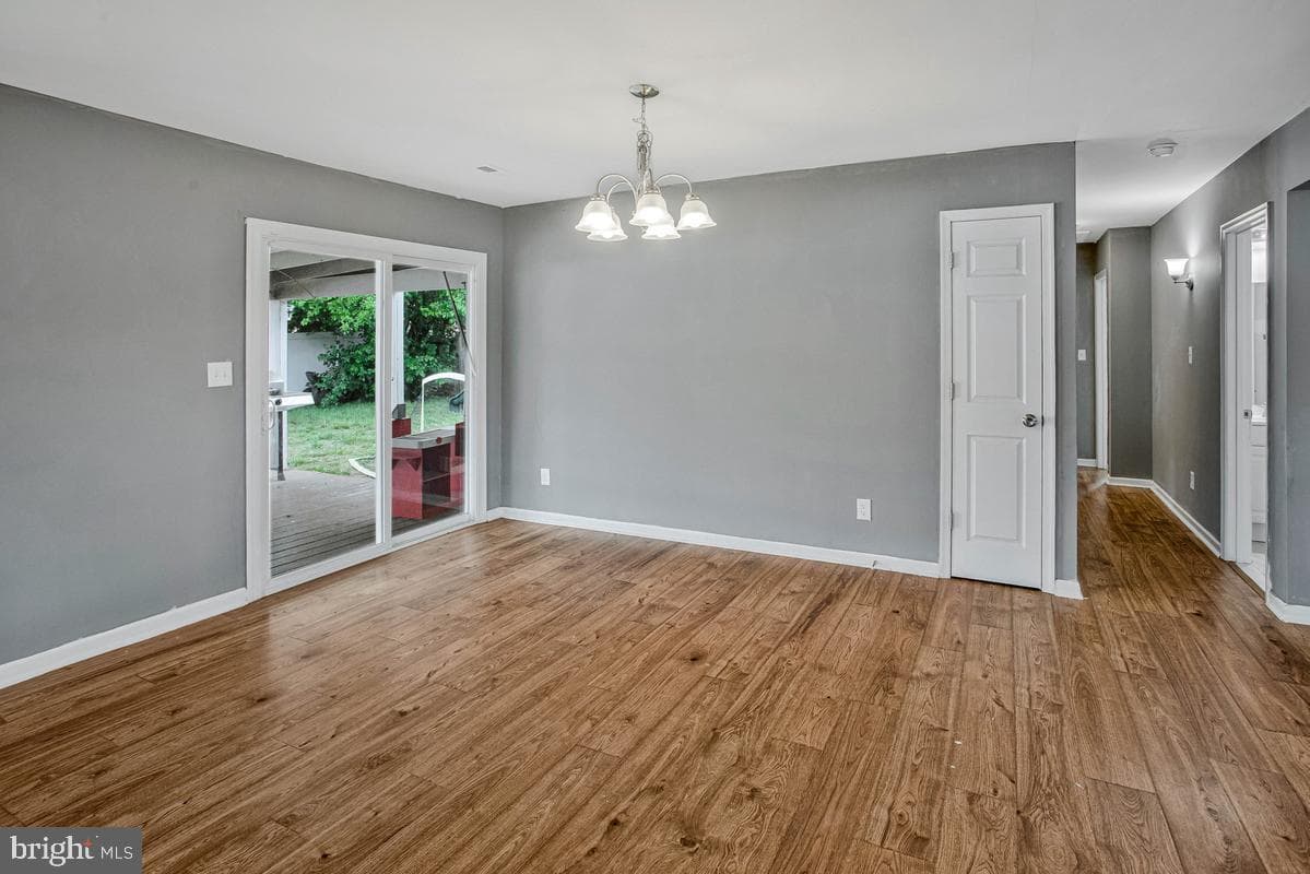 408 S Brooks Drive photo 2