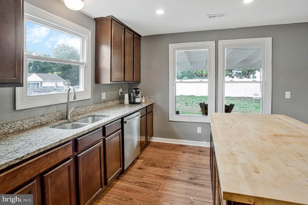 408 S Brooks Drive photo 3