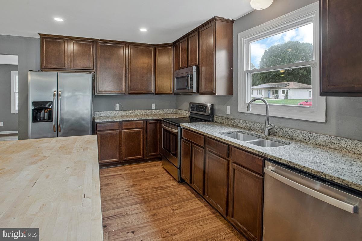 408 S Brooks Drive photo 4