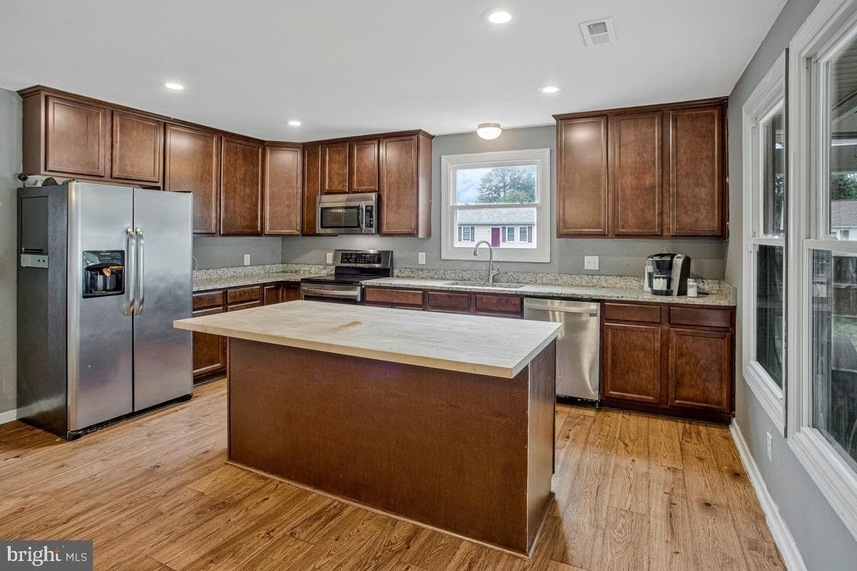408 S Brooks Drive photo 5