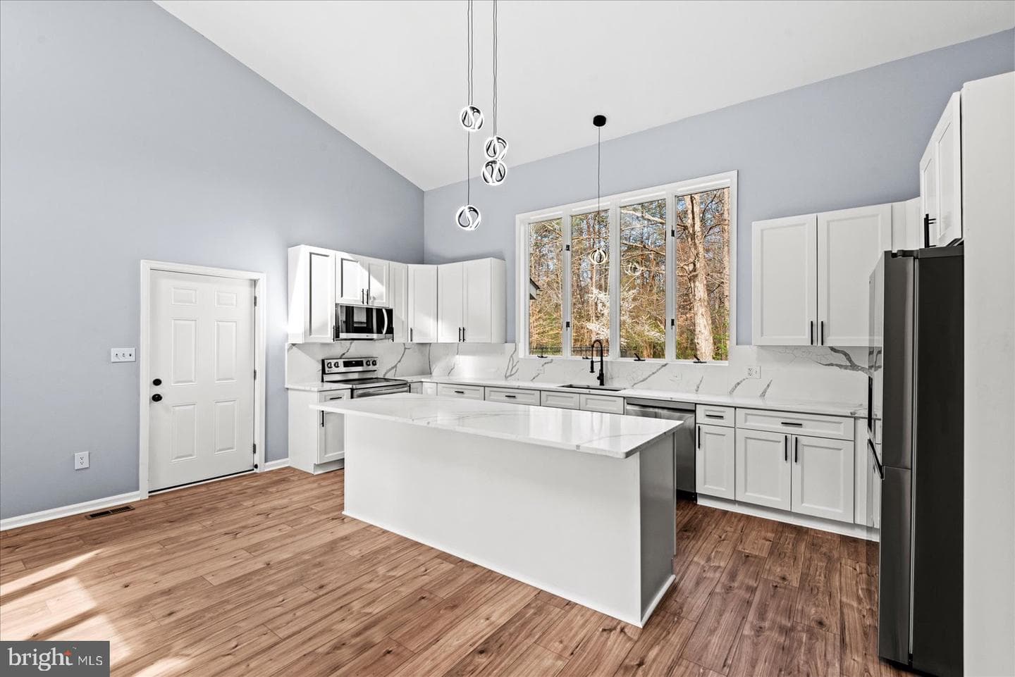7621 River Road photo 15