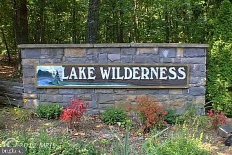 12400 Salient Lane photo 32