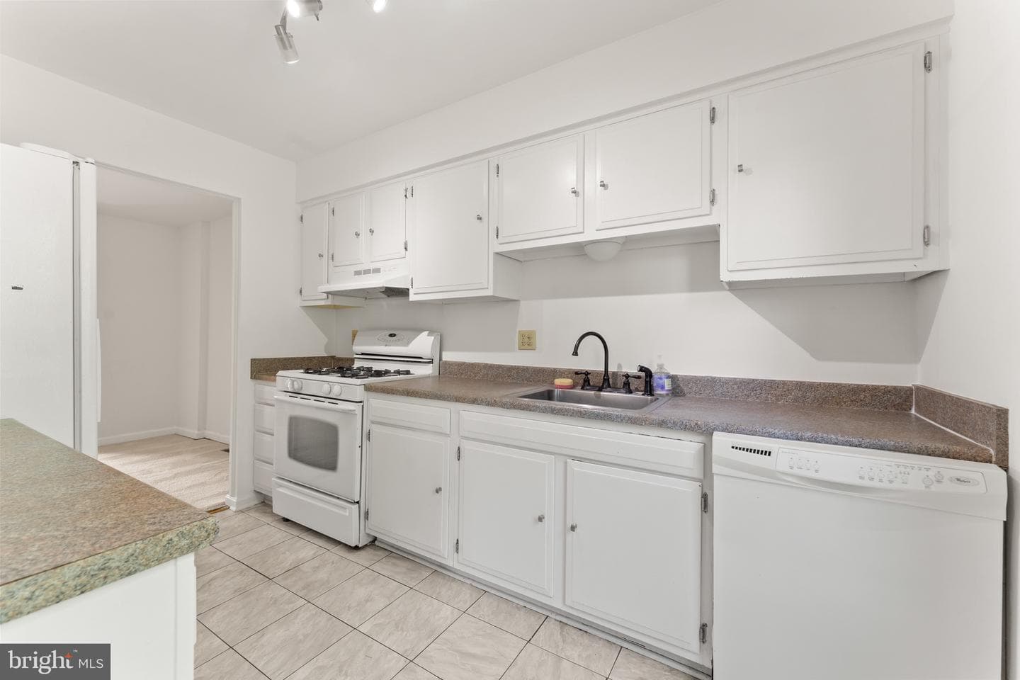 4503 Garfield Court photo 4