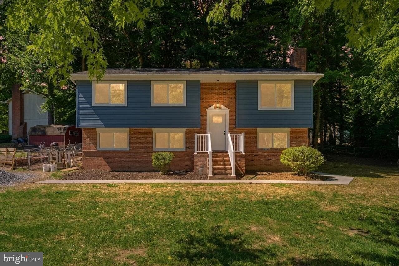 10902 Meadowlark Lane photo 3