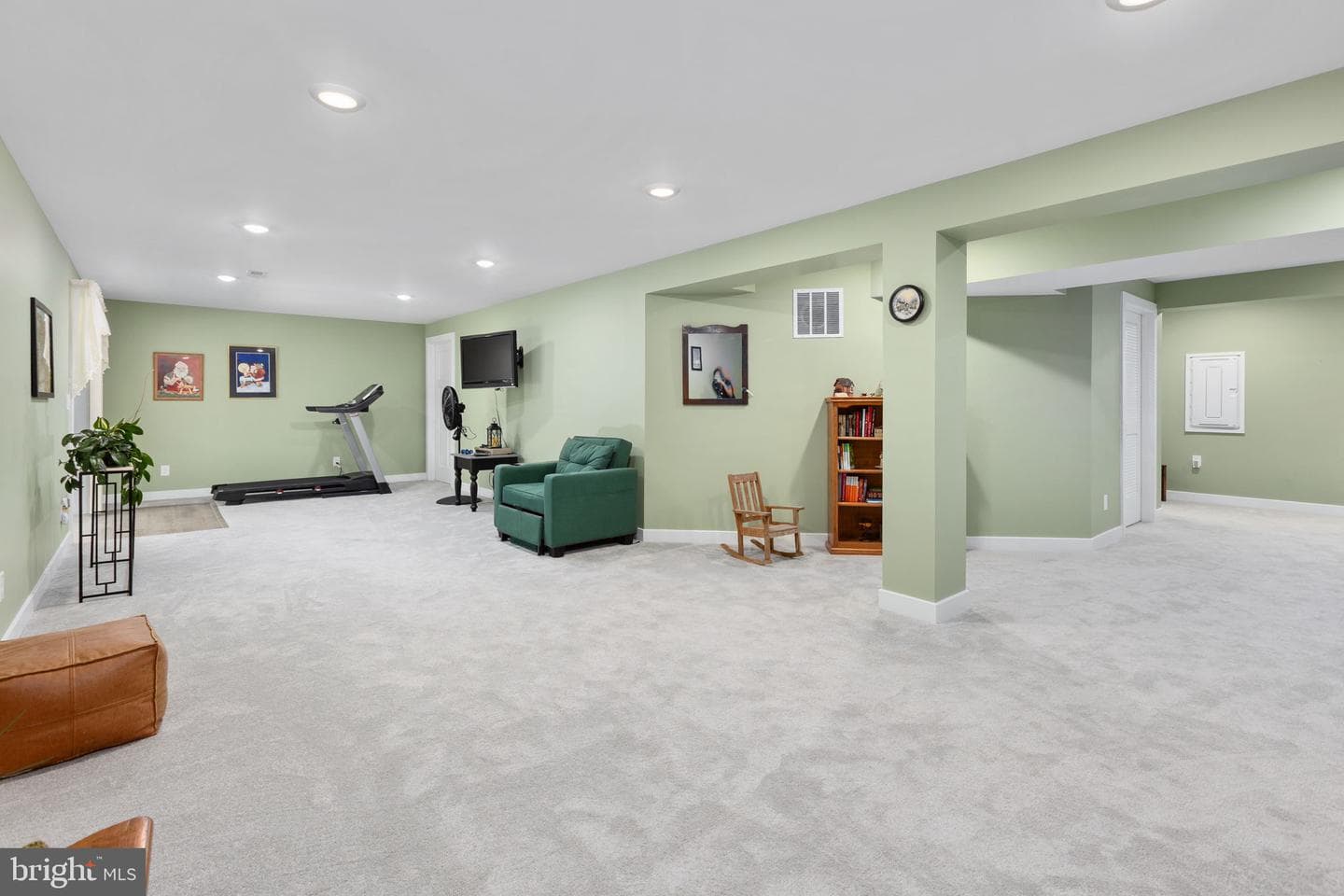 7412 Brentford Terrace photo 23