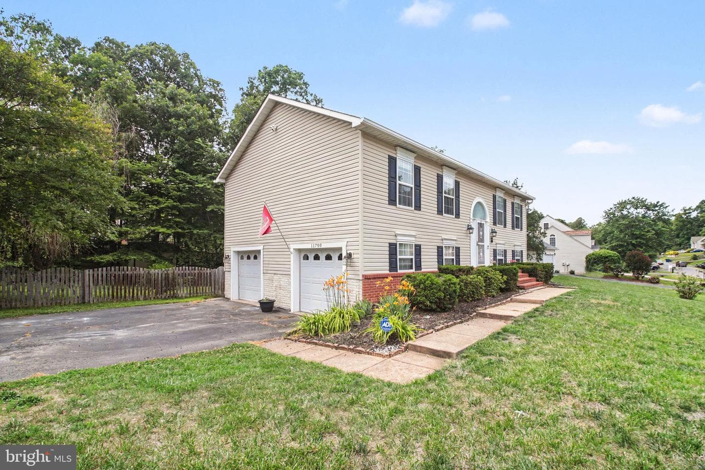 11700 Woodland View Drive photo 2