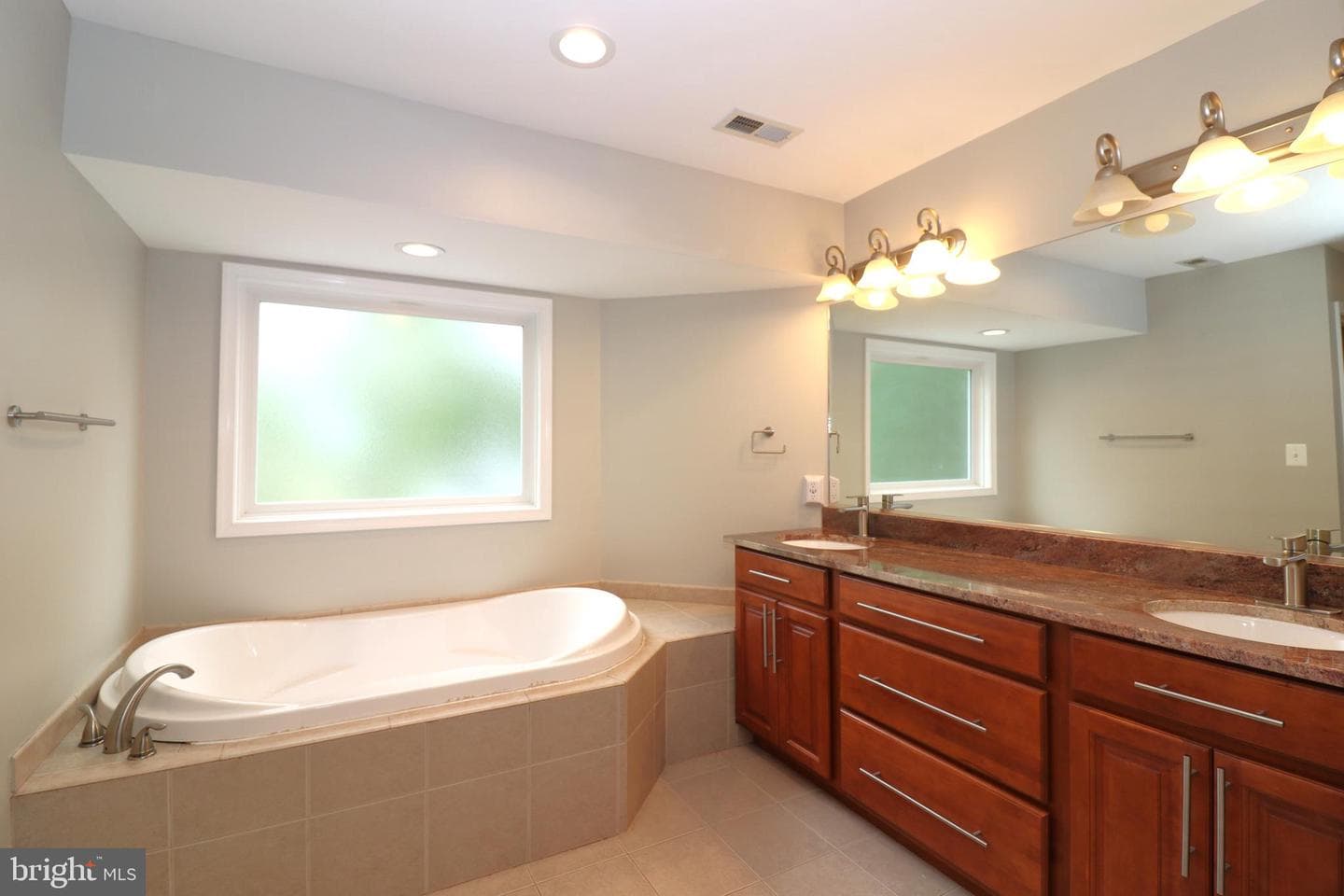 5820 Glen Eagles Drive photo 37