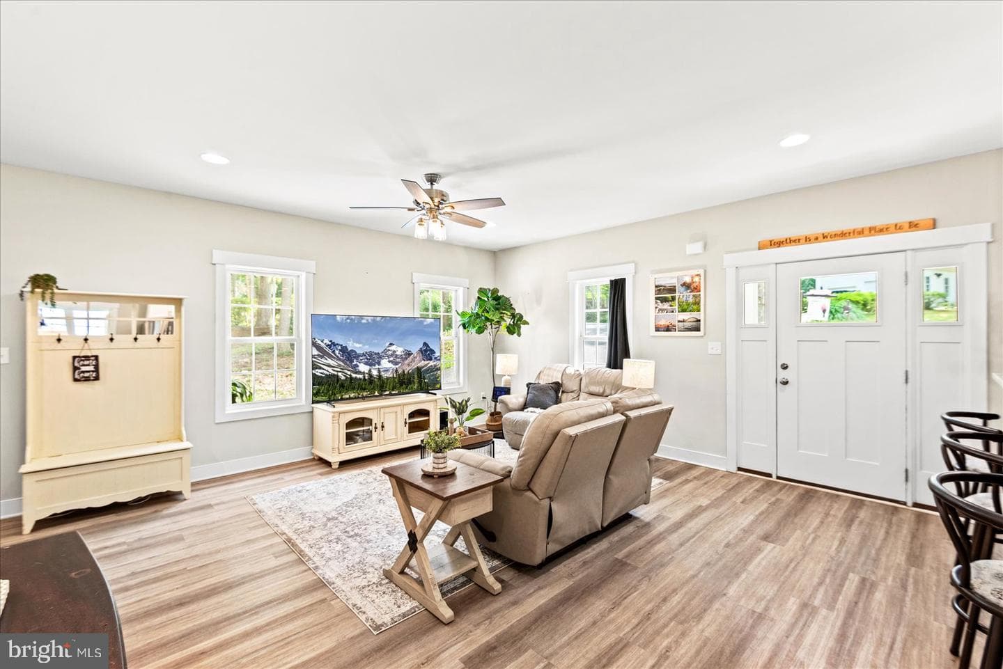 1504 Candlewood Street photo 8