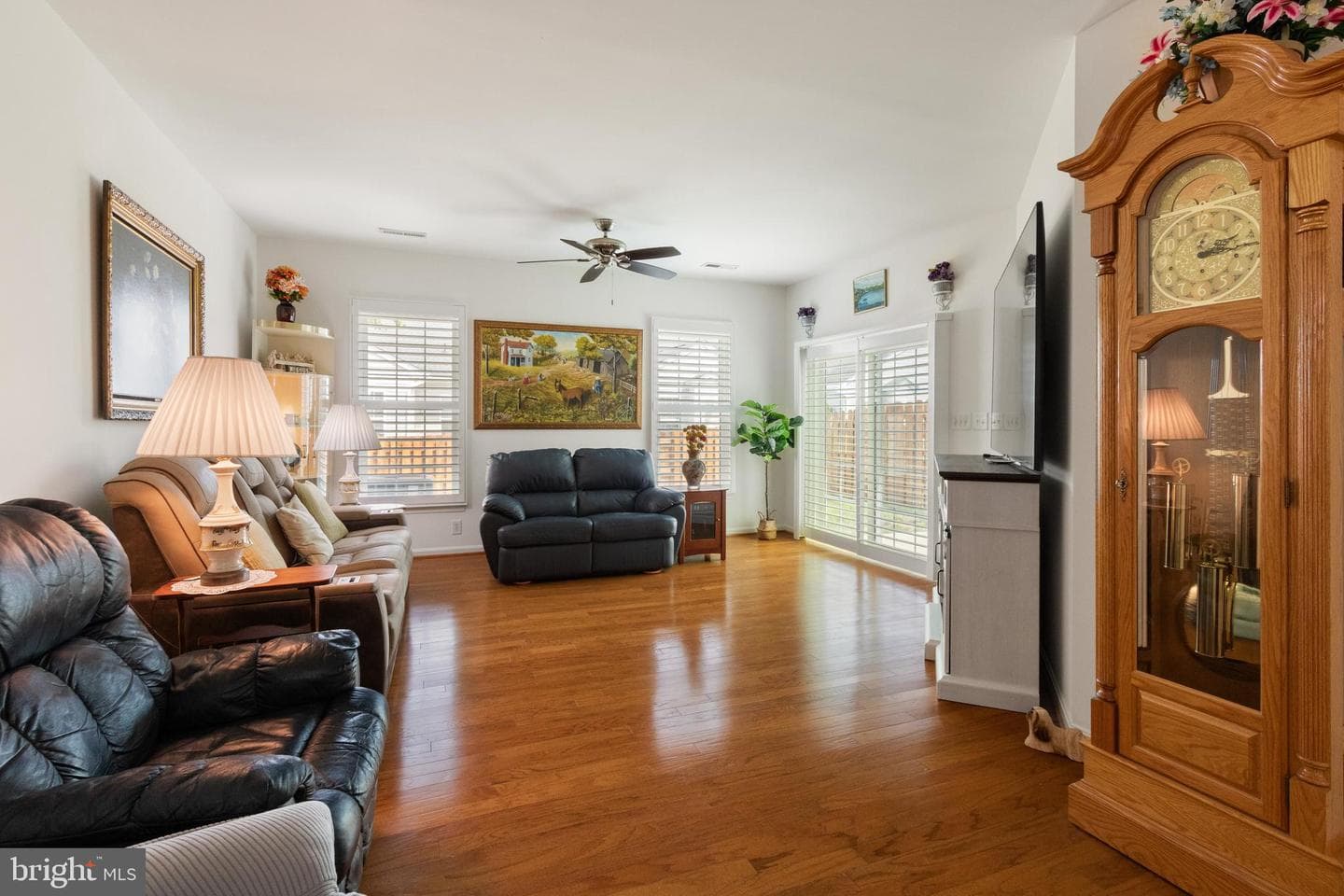 9515 Airdrie Lane photo 3