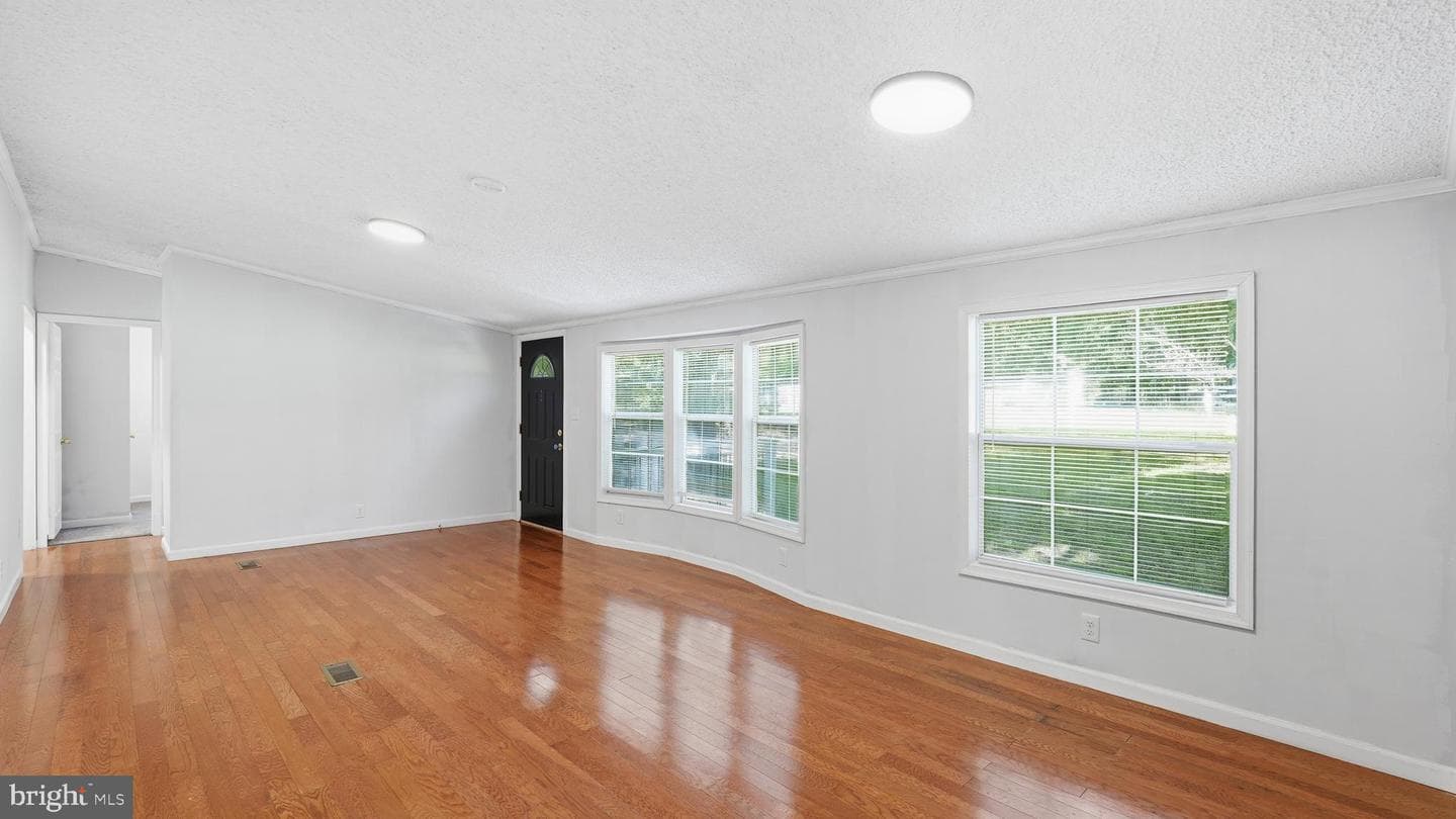 2914 Patriot Lane photo 4