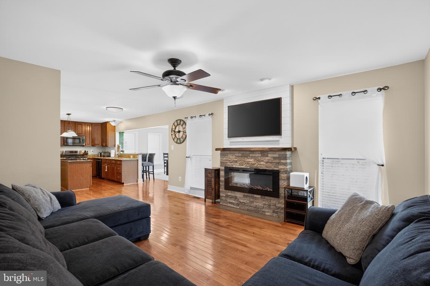 10110 Mindy Court photo 11