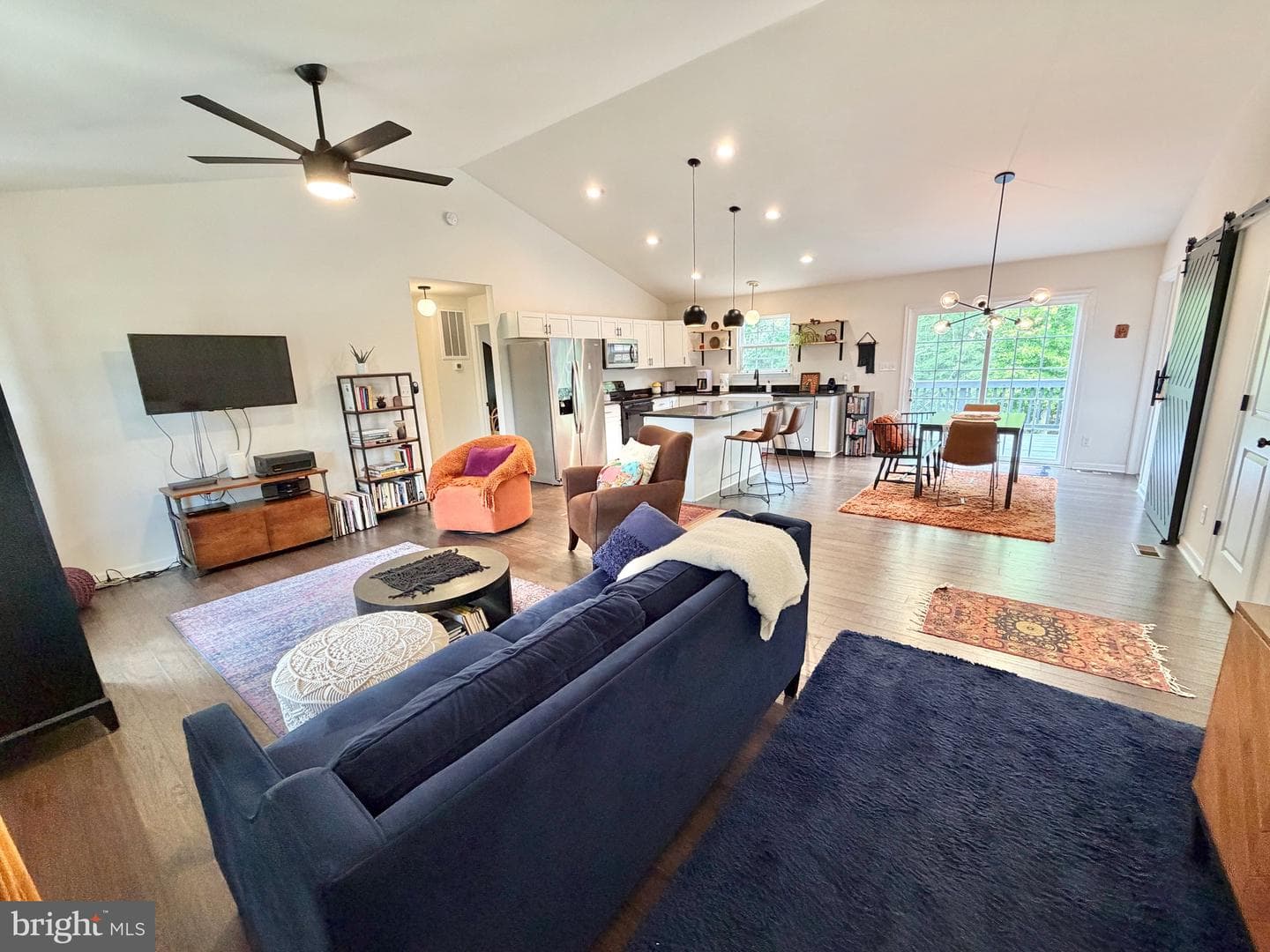 9807 Robert E Lee Drive photo 4