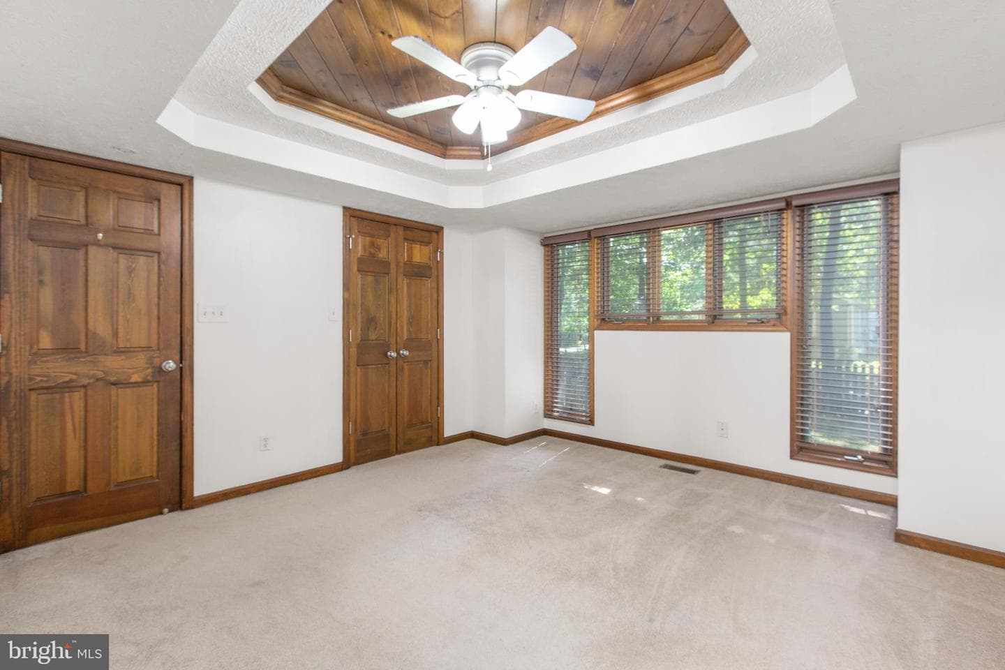 6906 Aspen Lane photo 12